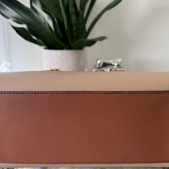 BRAND NEW Michael Kors Marilyn Satchel Bag. 🤎👜 Beautiful!! - Picture 9 of 16